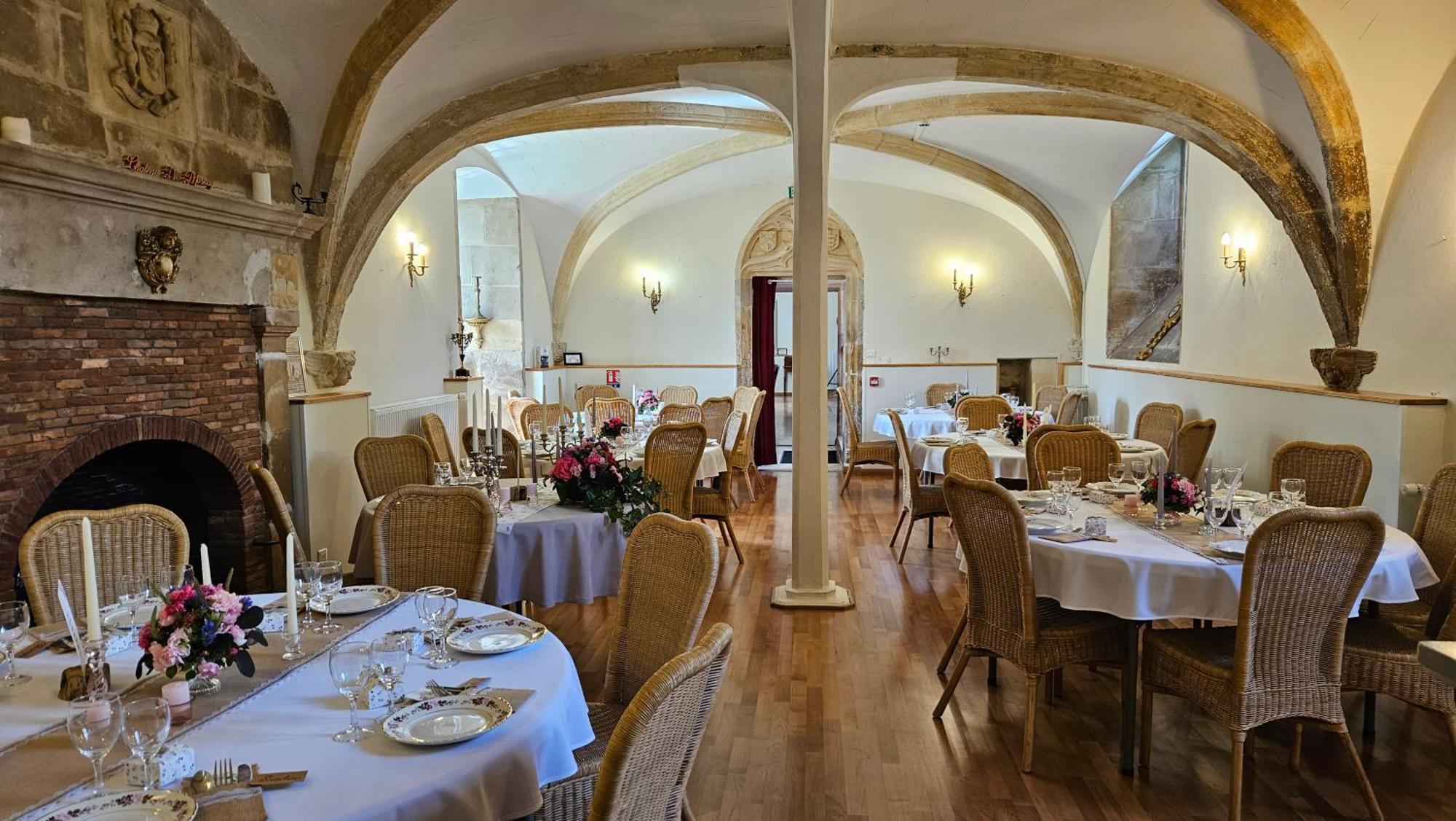 Chateau De Mornay Saint-Pierre-de-l'Isle ภายนอก รูปภาพ